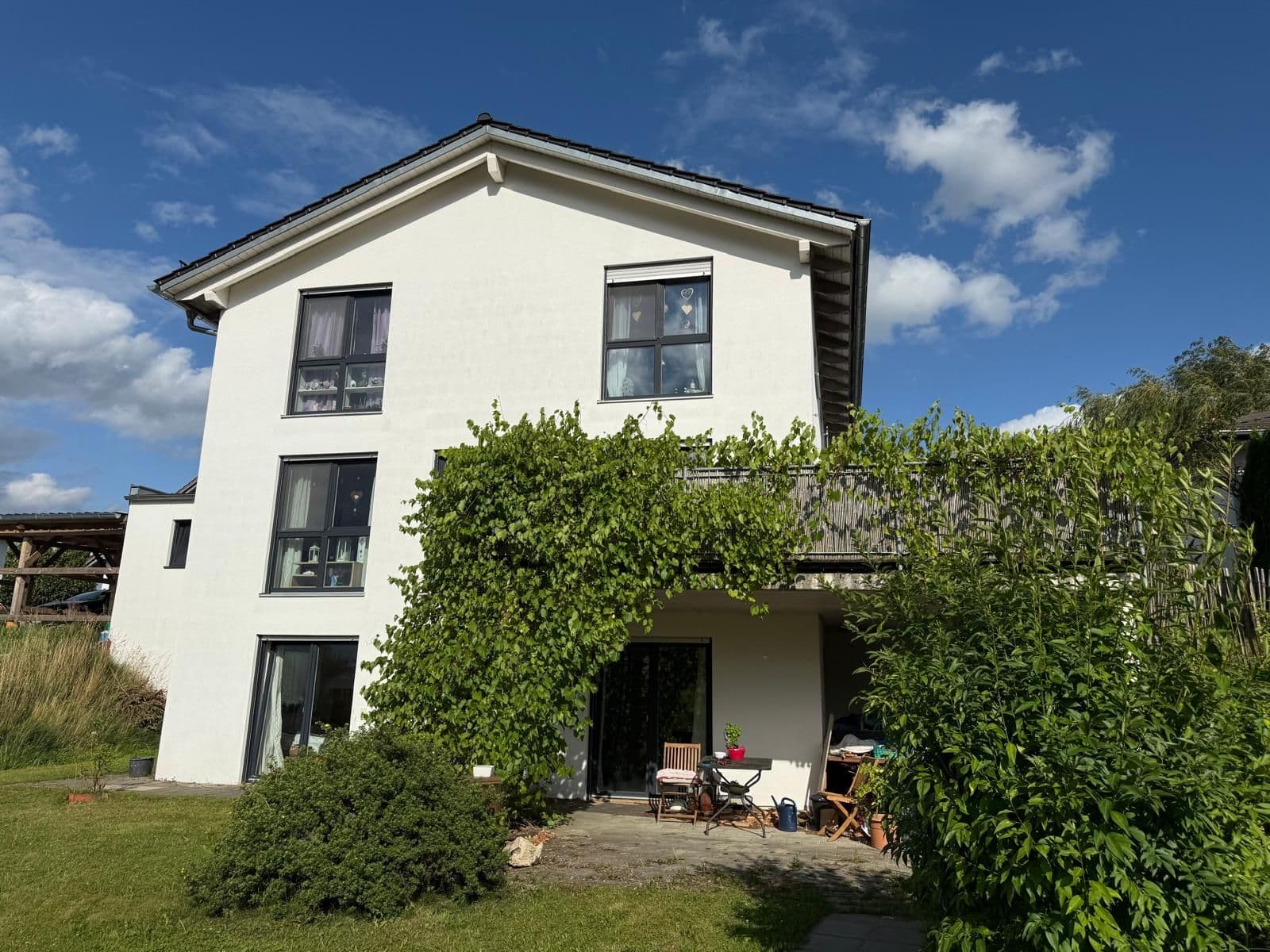 Einfamilienhaus mit Einliegerwohnung in Niederrieden