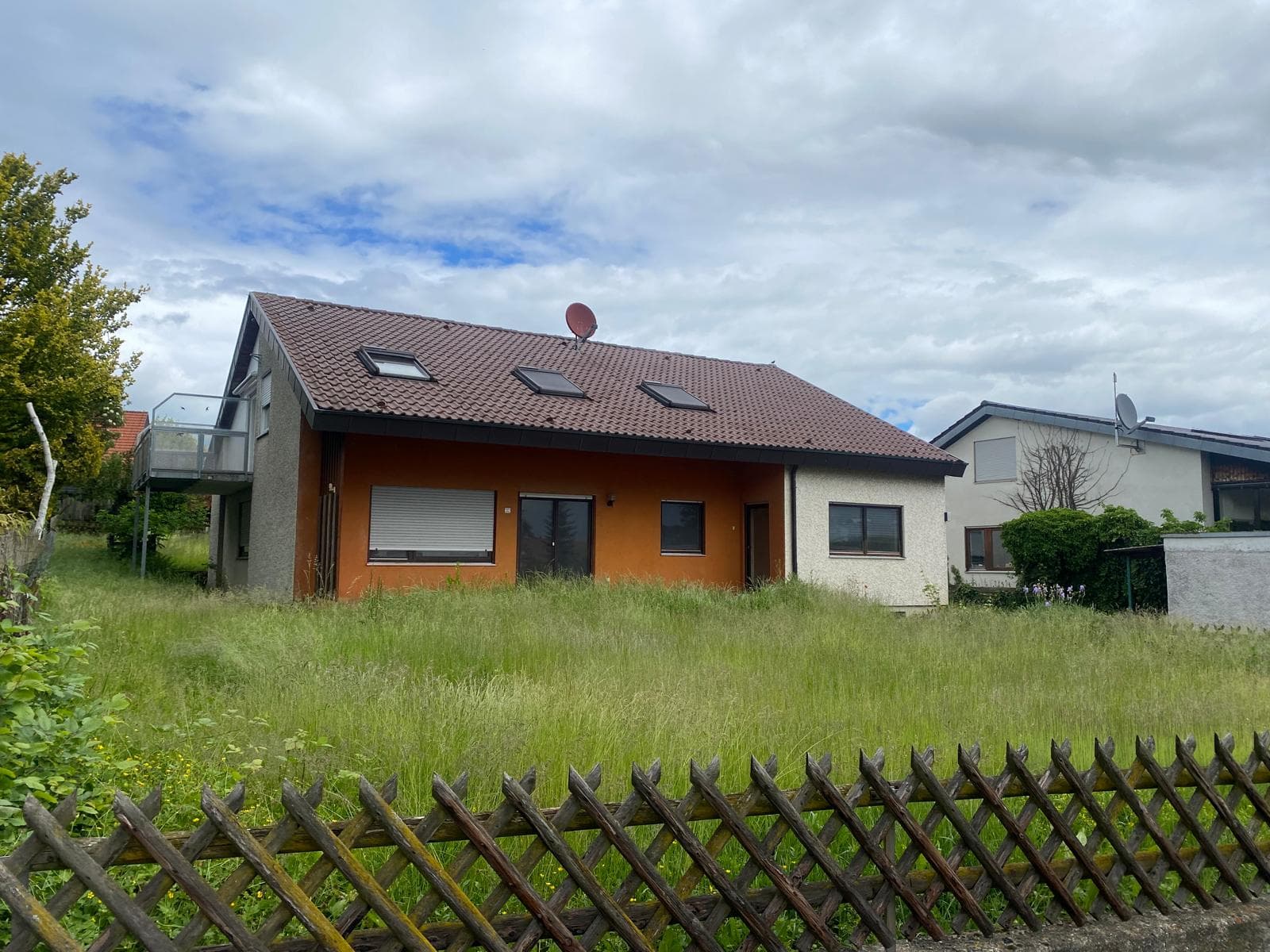 Einfamilienhaus mit zwei Wohnungen in Langenau